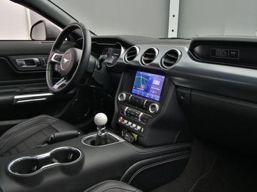 Car image 32