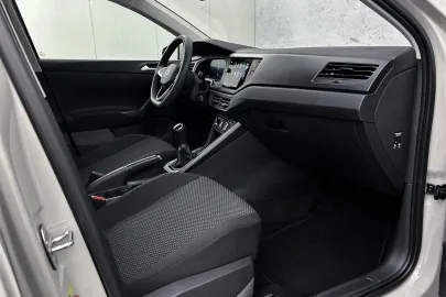 Car image 31