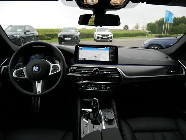 BMW 520d Touring xDrive 140 kW image number 15