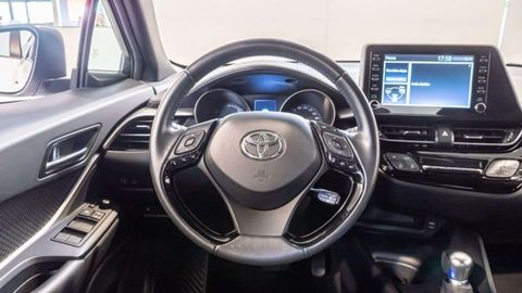 Car image 14