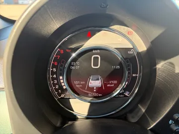 Car image 26