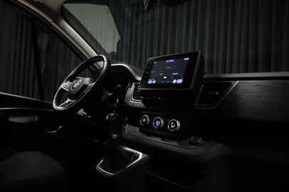Car image 30