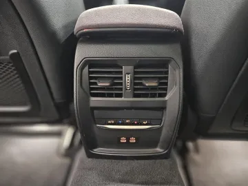 Car image 35
