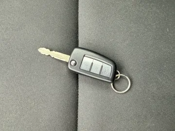 Car image 36