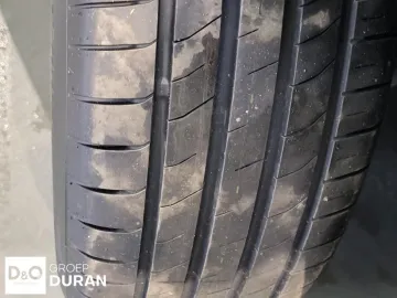 Car image 47