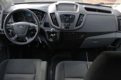 Car image 11