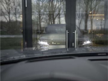 Car image 36