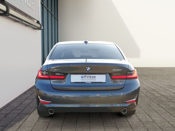 BMW 330i xDrive Luxury Line 190 kW image number 3