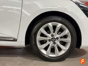 Car image 24
