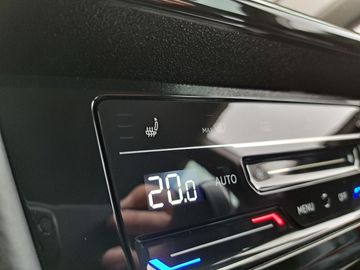 Car image 33