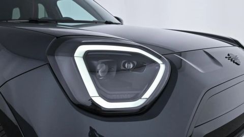 Car image 21