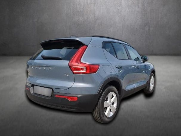 Volvo XC40 Momentum 95 kW image number 4