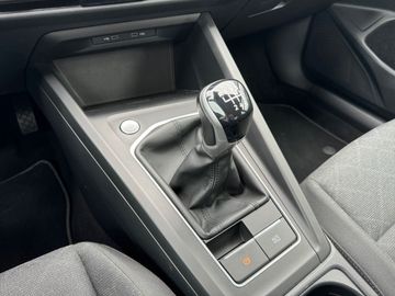 Car image 32