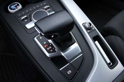 Car image 37