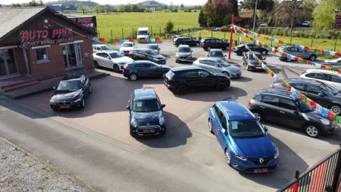 Car image 18