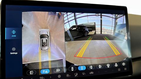 Car image 17