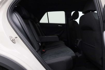 Car image 39