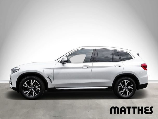 BMW X3 xDrive30e xLine 215 kW image number 3