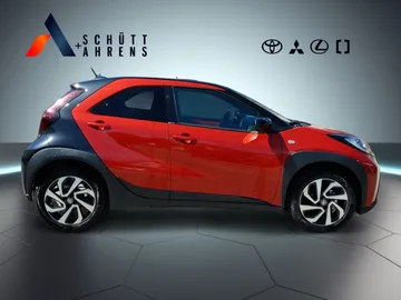 Car image 2