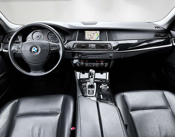 BMW 520d Touring xDrive 140 kW image number 9