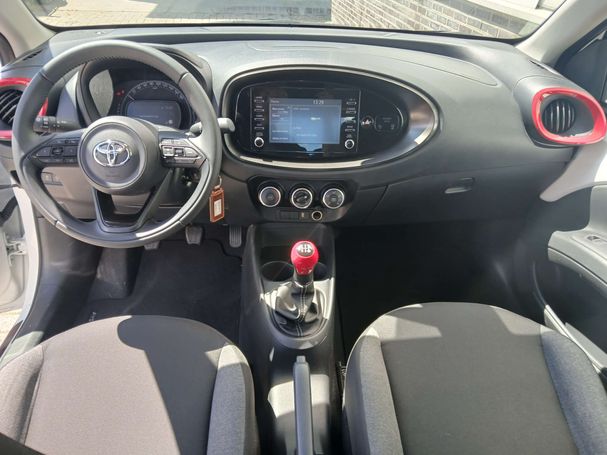 Toyota Aygo X 1.0 VVT-i 53 kW image number 13