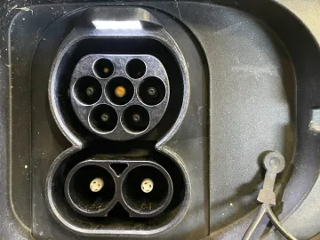 Car image 47