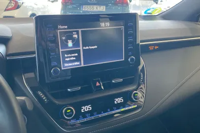 Car image 20