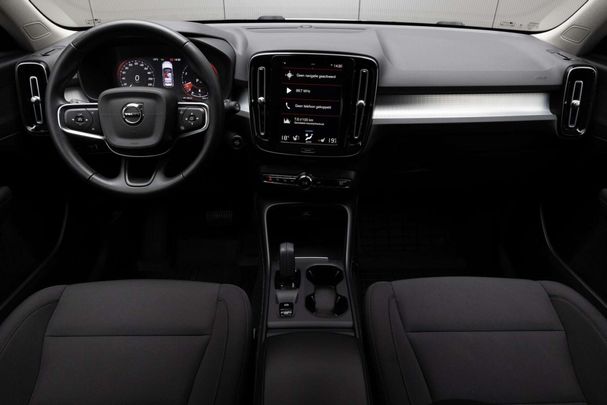 Volvo XC40 B4 Momentum 145 kW image number 10