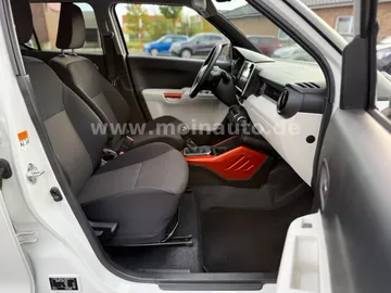 Car image 30