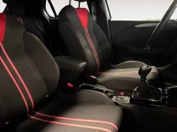 Car image 17