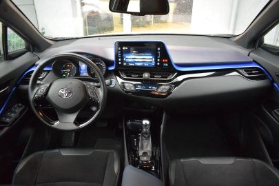 Car image 11