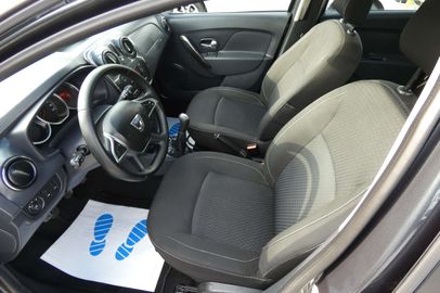 Car image 10