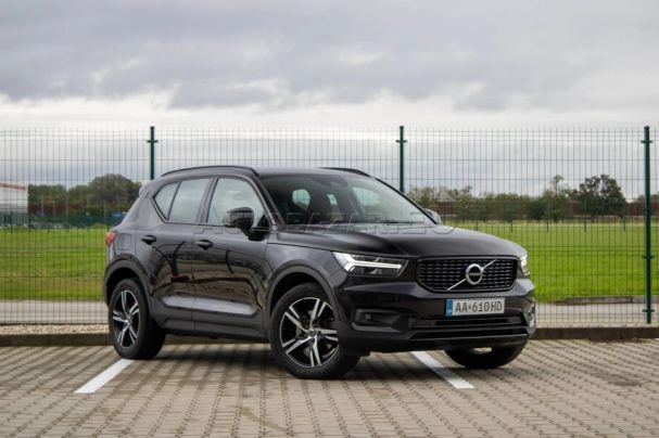 Volvo XC40 T4 140 kW image number 2