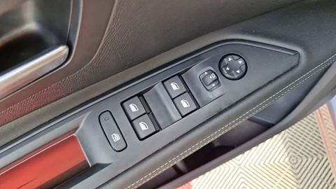 Car image 37