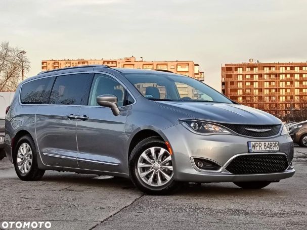 Chrysler Pacifica 214 kW image number 2