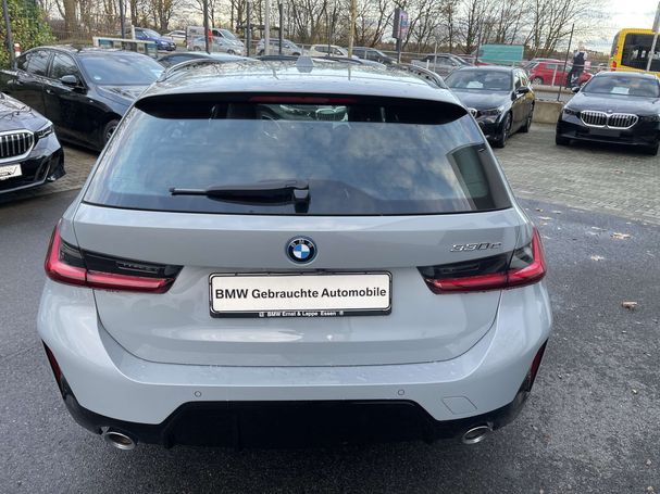 BMW 330e Touring 215 kW image number 17