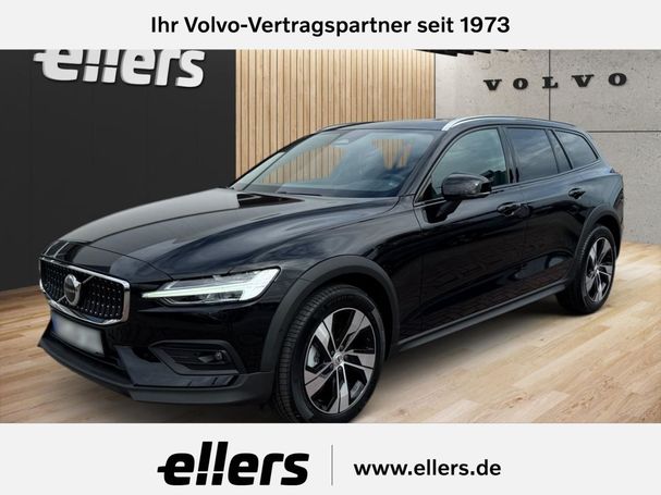 Volvo V60 Cross Country AWD B4 145 kW image number 1