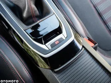 Car image 40