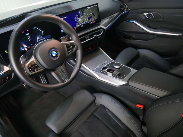 BMW 330 e Touring xDrive 215 kW image number 8