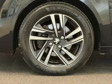 Car image 41
