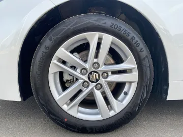 Car image 24