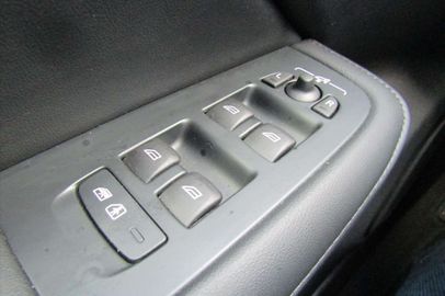 Car image 36