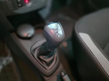 Car image 24