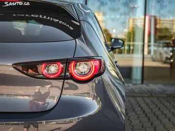Car image 30