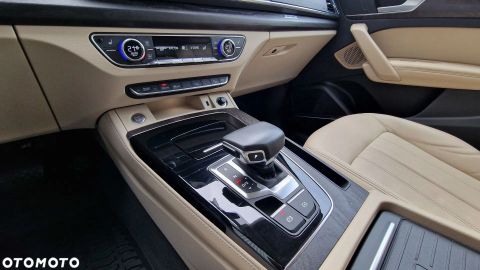 Car image 36