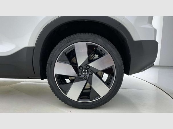 Volvo XC40 Plus 175 kW image number 16