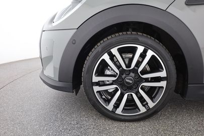 Car image 31