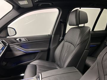 Car image 43