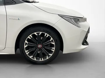 Car image 30