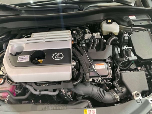 Lexus UX 250h 135 kW image number 40